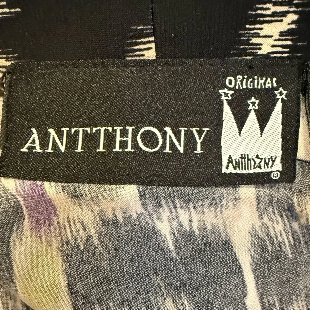 Antthony Original Patterned Robe. Open front - Picture 8 of 8